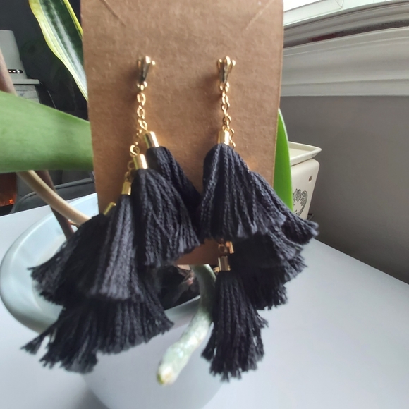 Ettika black and gold day dreamer tassel earings; size 3.5" long - Picture 3 of 7